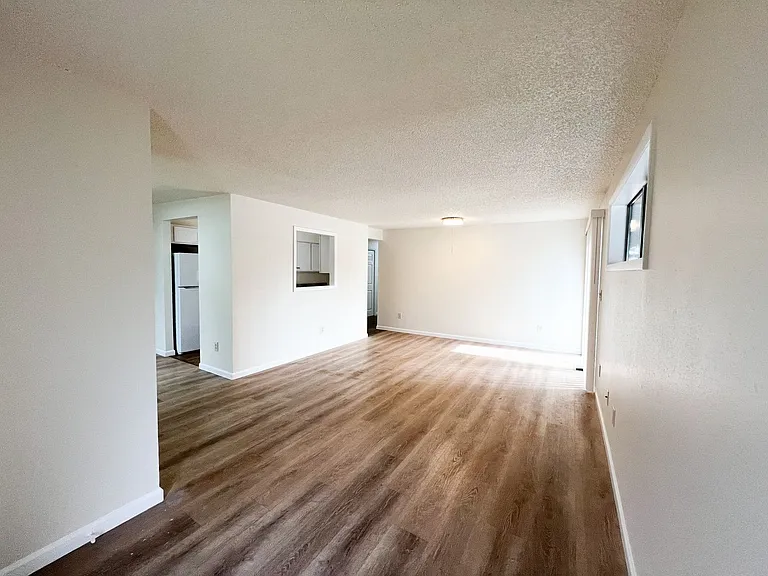 4195 Bristol Ct — Photo 4
