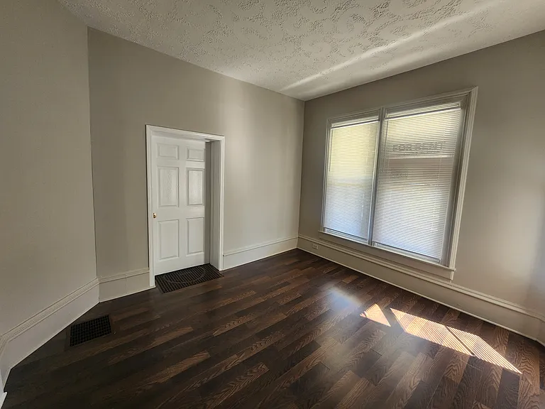 1842 Bolling Ave #1 — Photo 2