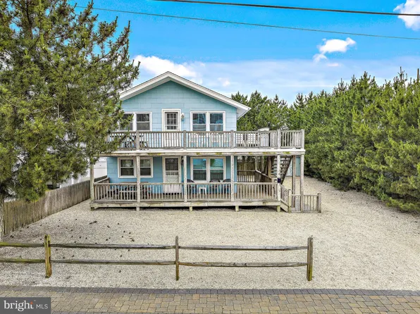 14 E Sigsbee Ave, Brant Beach, NJ 08008