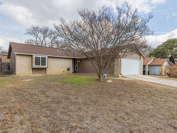 2nd image of 5718 Champions Hill Dr