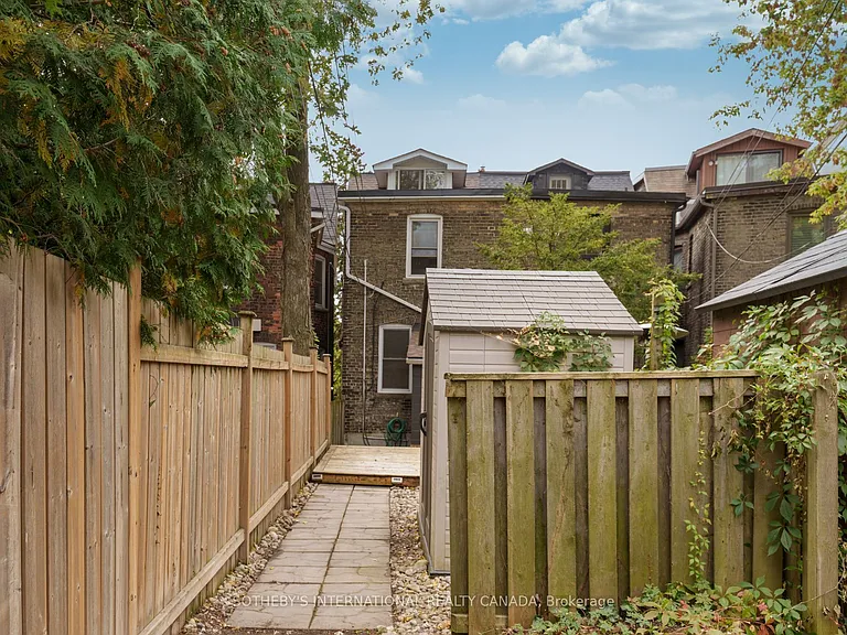15 Indian Road Cres #UPPER — Photo 34
