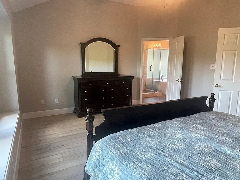 2838 Five Oaks Dr — Photo 13