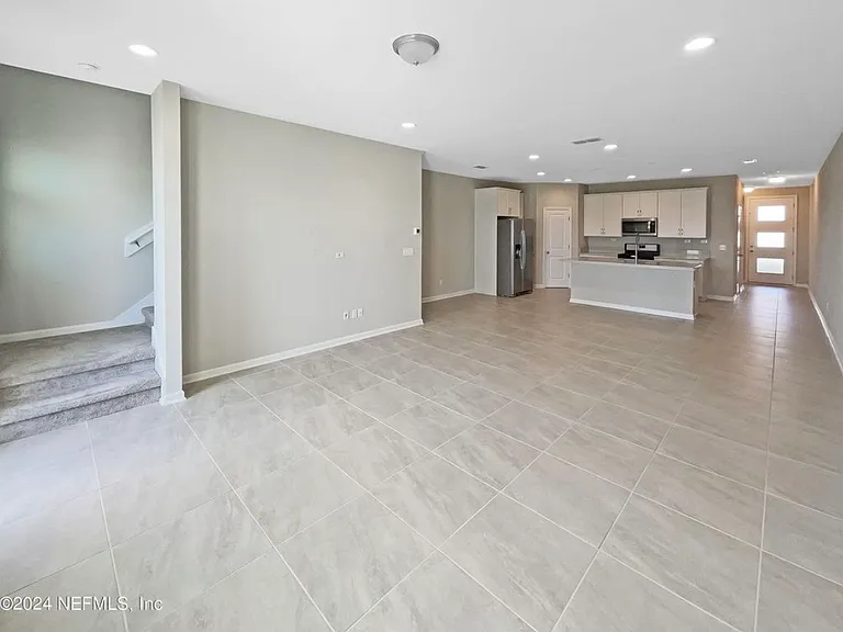 11231 Minnetta Ct — Photo 2