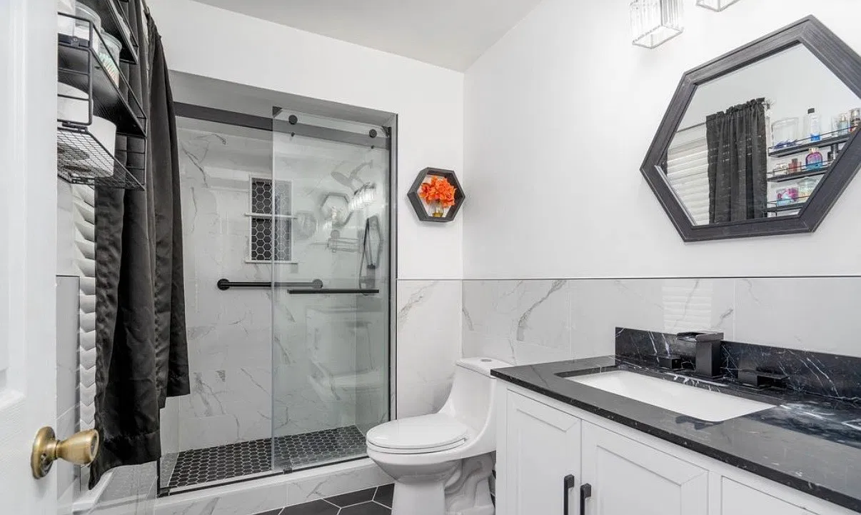 3 bed, 1860 sqft, $3,500 — Photo 2