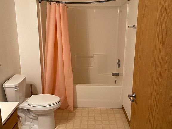 5th image of 209 Water St S APT 202
