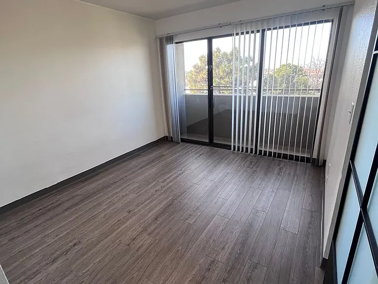 Live at the BLVD 2500 New, beautiful and best location! — Photo 72