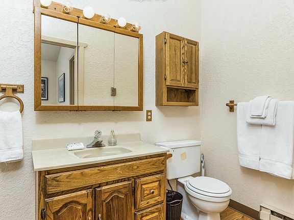 upstairs full bathroom