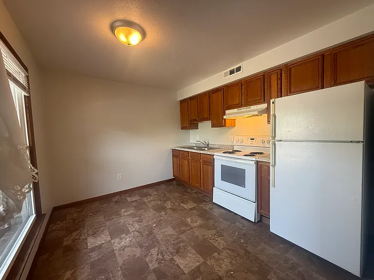 109 S Main St #5 — Photo 7