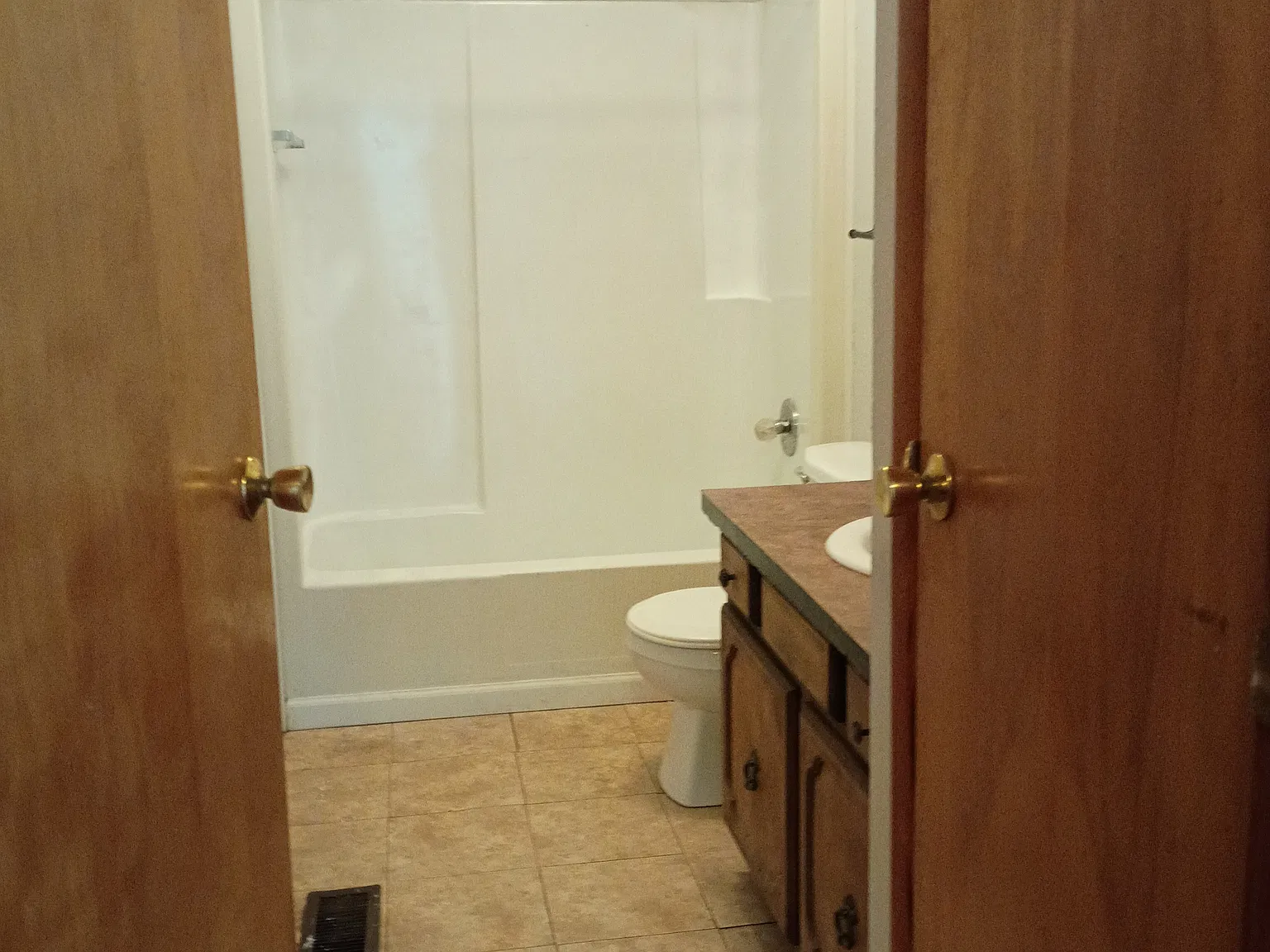 2 bed, 800 sqft, $975 — Photo 4