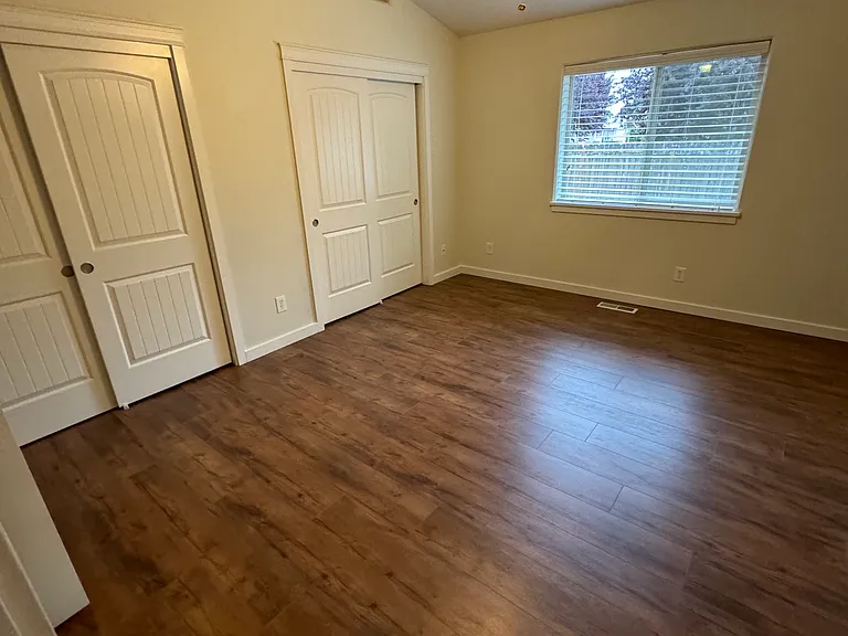 450 SE Park Ave — Photo 6