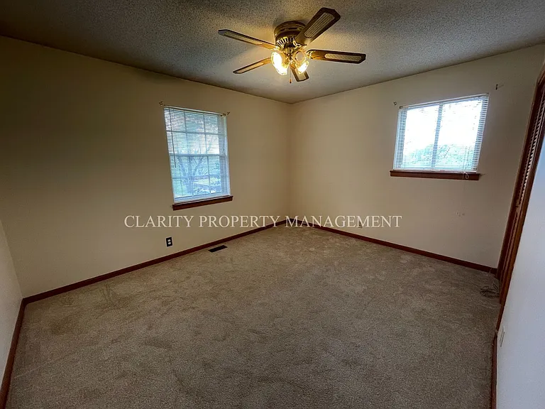 1117 Ridge Top Dr — Photo 6