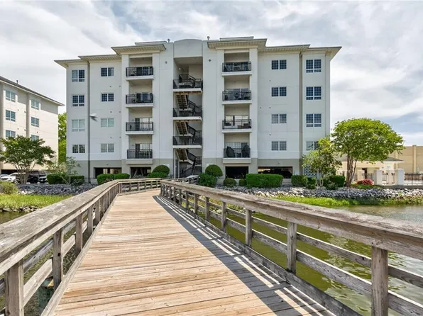 1292 Laskin Rd APT 203, Virginia Beach, VA 23451
