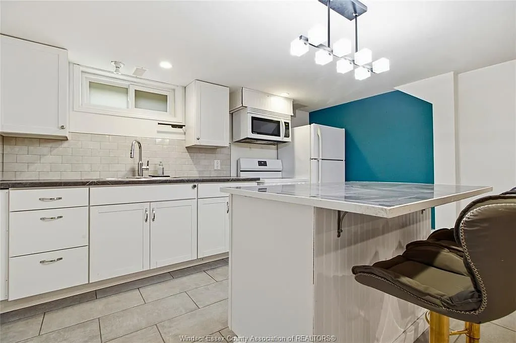 3 bed, $1,850 — Photo 3