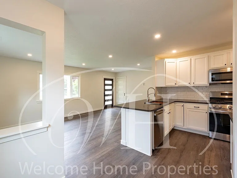 1335 Monroe St — Photo 7