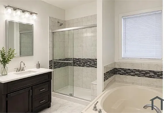 3 bed, $2,000 — Photo 2