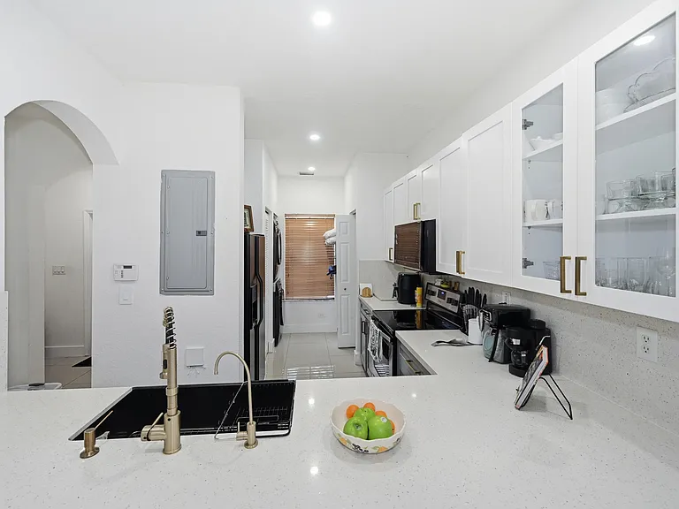 14030 SW 49th St #10 — Photo 18