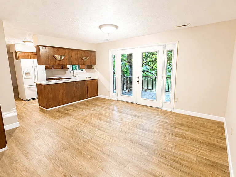 158 Harvard Ave — Photo 4