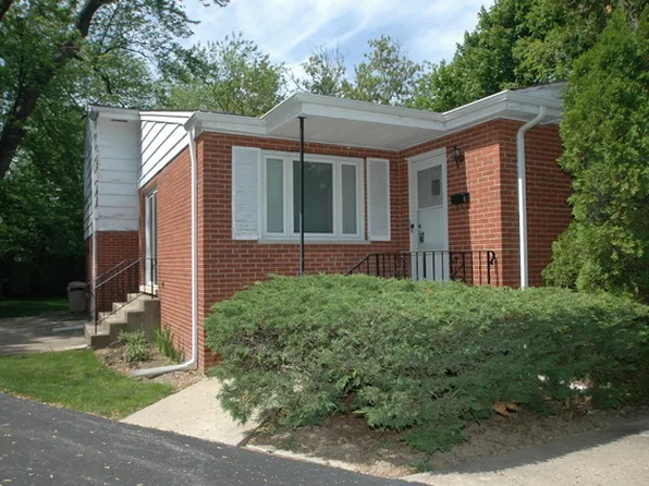 558 Ivy Ct, Lake Forest, IL 60045