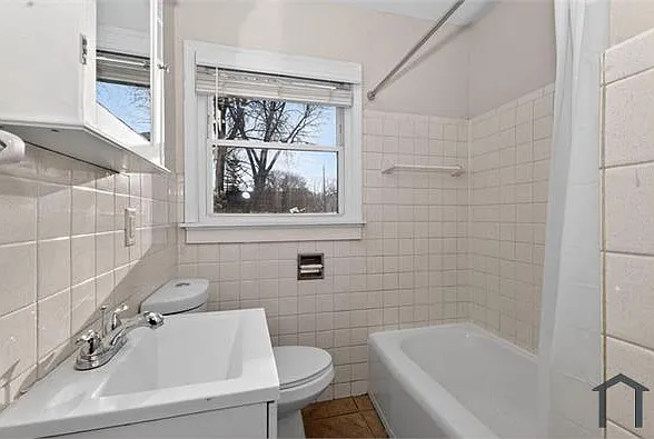 5353 N 56th St #1 — Photo 10