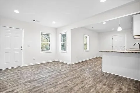 1311 Campbellton Rd SW — Photo 4