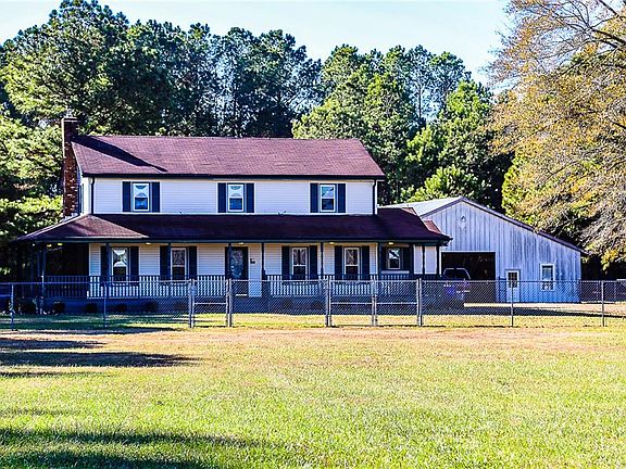 3rd image of 163 Greenway Rd
