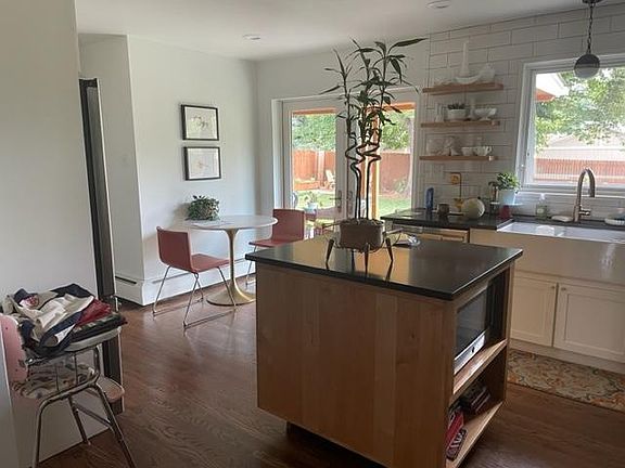 Breakfast nook