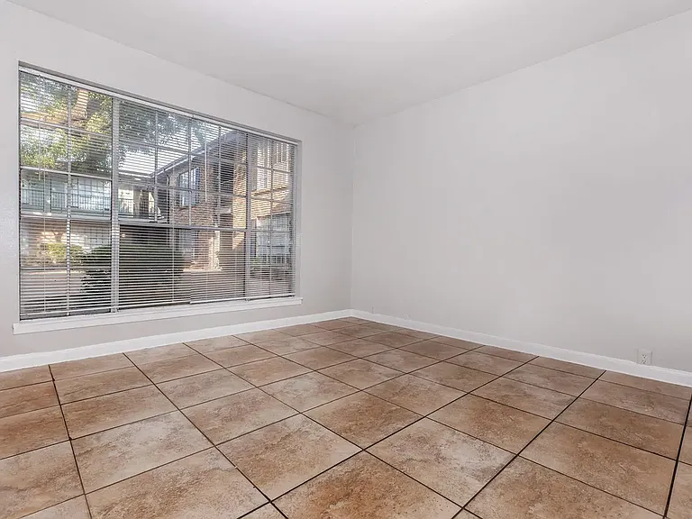 Ashley Square Apartments — Photo 45
