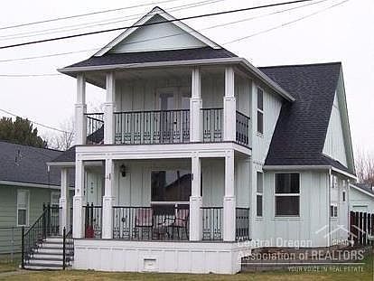 1st image of 760 NW Claypool St