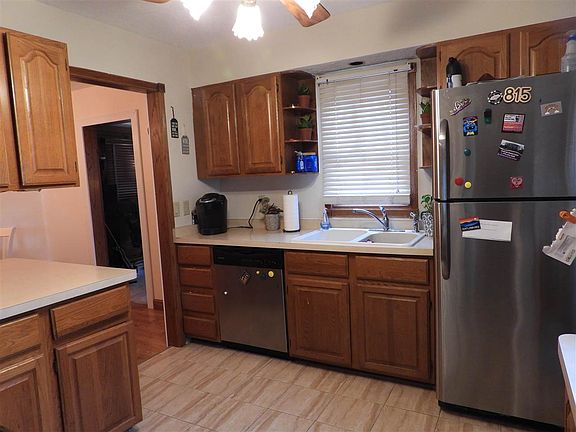 5th image of 1411 Winthrop Ln