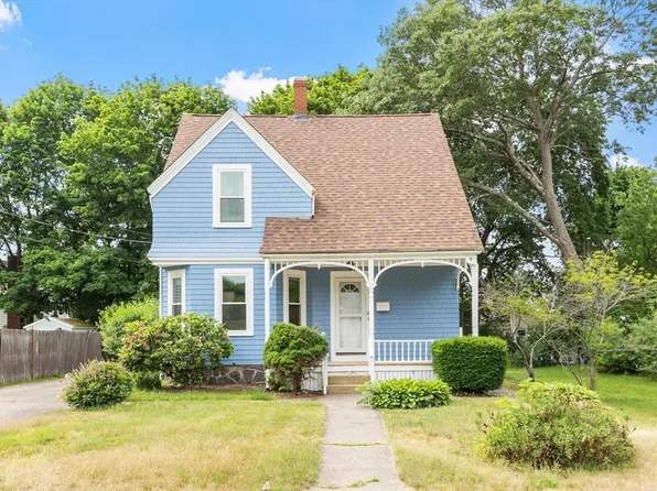 38 Carleton St, Whitman, MA 02382