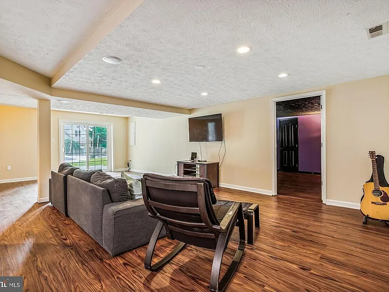 17507 Applewood Ln — Photo 5