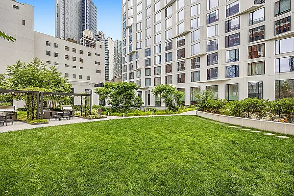 Rented by Corcoran | media 13
