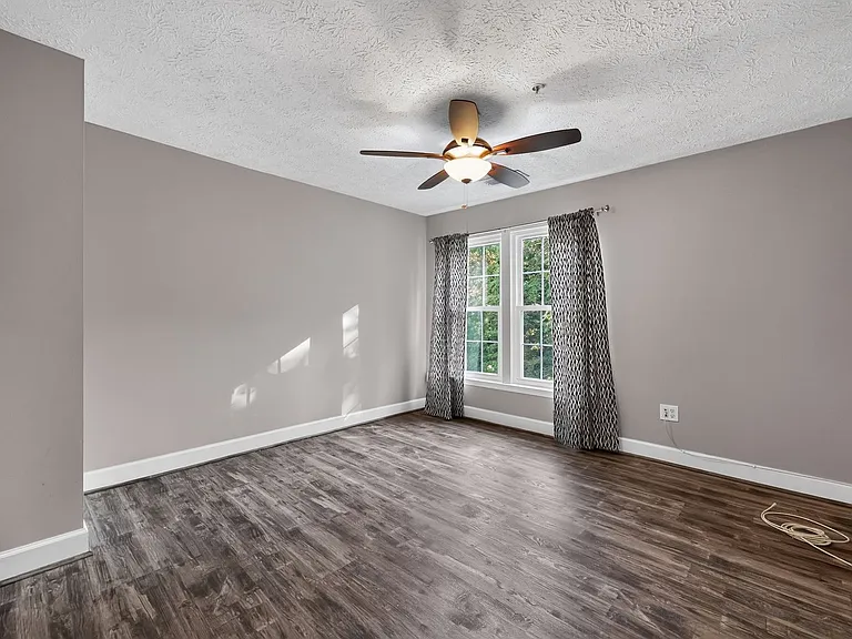 8155 Deer Chase Ln — Photo 16