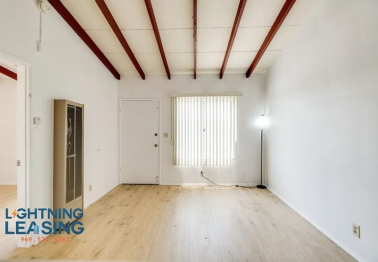 7910 Willis Ave #4 — Photo 13
