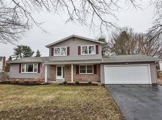 12 Belvista Dr, Rochester, NY 14625