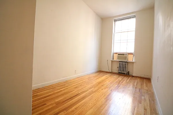 Rented by Oxford Property Group | media 17