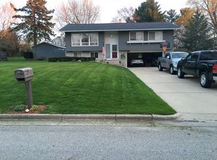 600 Seminole Dr, Fremont, MI 49412