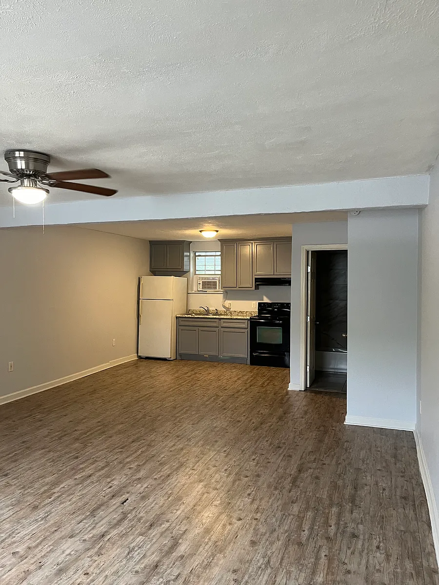 Building Photo - 511 Schweikhardt St #9