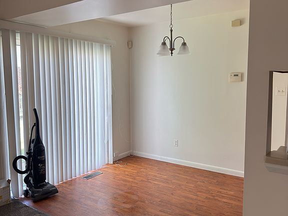 5th image of 48 Ridgelawn Rd #D