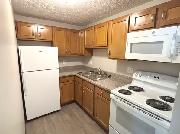 225 Hillview Ln, Youngwood, PA