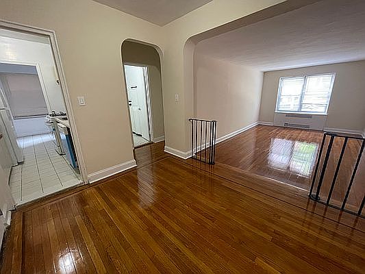 4th image of 6910 108th St Suite 1