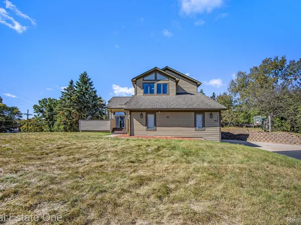 1083 N Livernois Rd, Rochester Hills, MI 48306