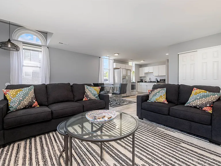 101 Crawford St #B-53641282 — Photo 9