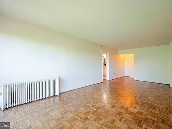 5th image of 3901 Tunlaw Rd NW APT 705