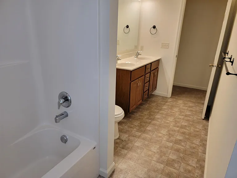 213 Limestone Dr — Photo 11