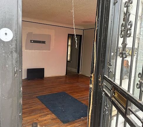 Additional Living Room
