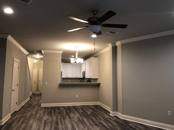 4th image of 7289 Majestic Blvd