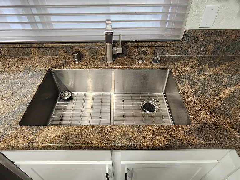 819 Monty Cir — Photo 12