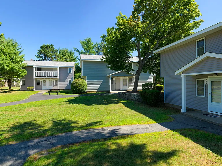 202 Chatham West Dr — Photo 3