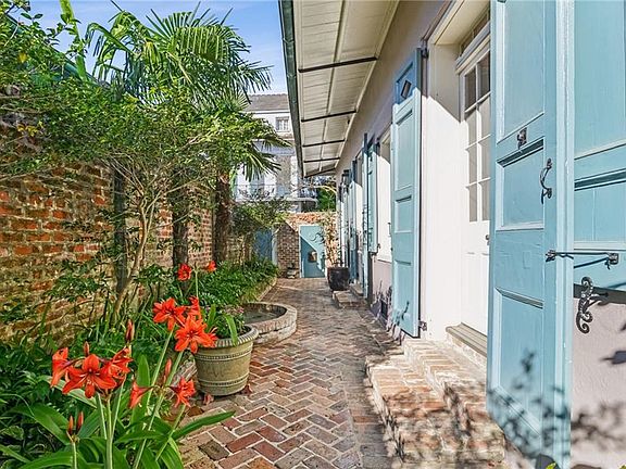 3rd image of 928 Governor Nicholls St